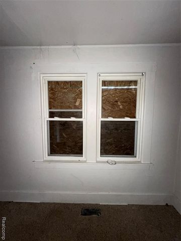 17222 Detroit Street, Detroit, MI 48224