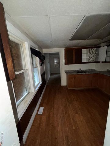 17222 Detroit Street, Detroit, MI 48224
