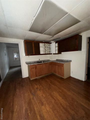 17222 Detroit Street, Detroit, MI 48224