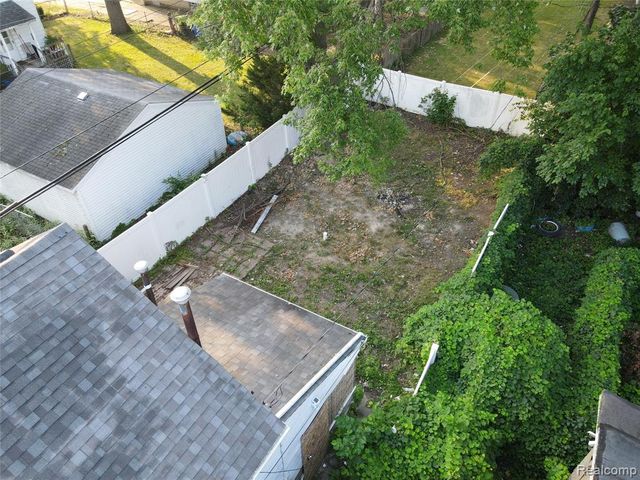 17222 Detroit Street, Detroit, MI 48224