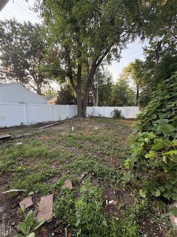 17222 Detroit Street, Detroit, MI 48224