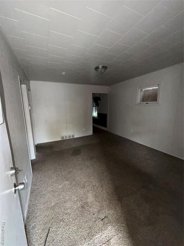 17222 Detroit Street, Detroit, MI 48224