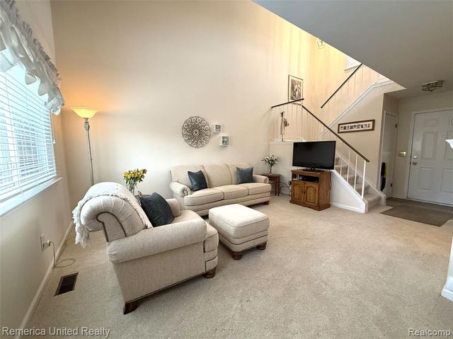 3772 Heritage Parkway, Dearborn, MI 48124