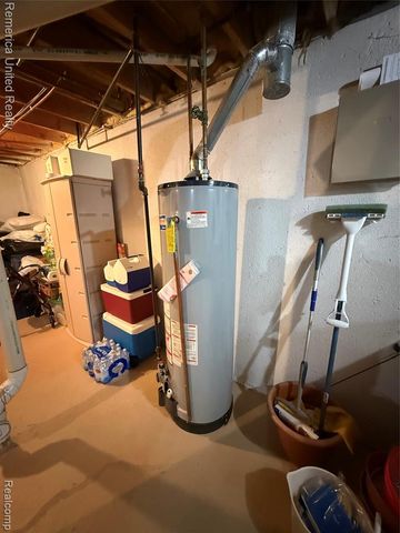 3772 Heritage Parkway, Dearborn, MI 48124