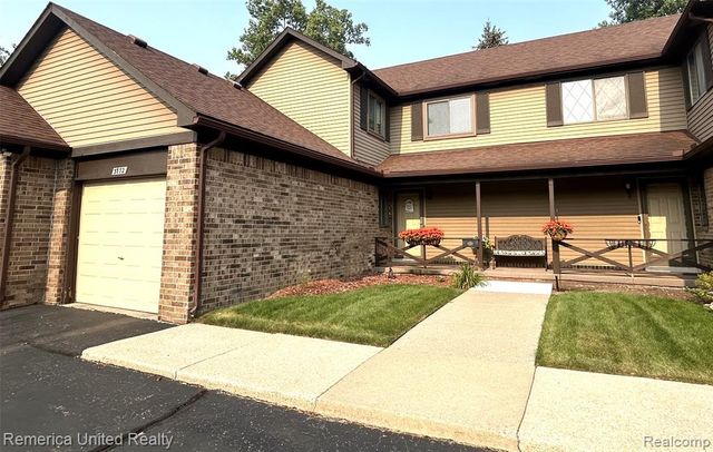 3772 Heritage Parkway, Dearborn, MI 48124