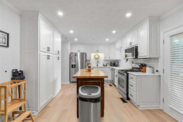 309 Burke Circle, Mcdonough, GA 30253