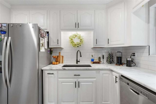 309 Burke Circle, Mcdonough, GA 30253