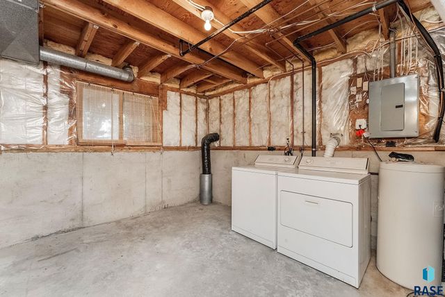 5705 W Coughran Ct, Sioux Falls, SD 57106