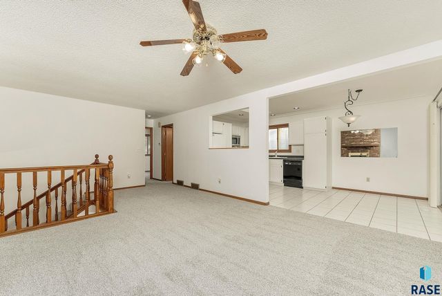 5705 W Coughran Ct, Sioux Falls, SD 57106