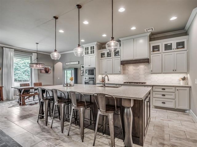 909 Reedser Way, Choctaw, OK 73020