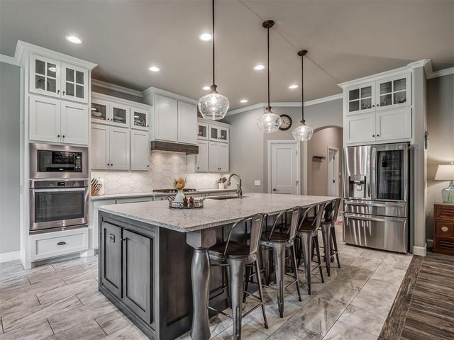 909 Reedser Way, Choctaw, OK 73020