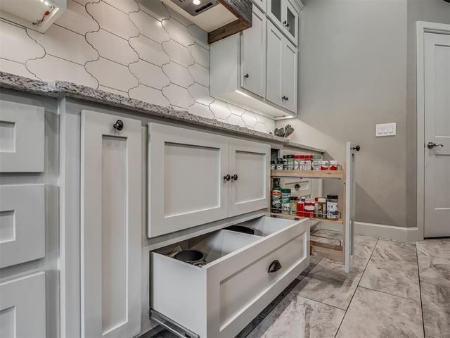 909 Reedser Way, Choctaw, OK 73020