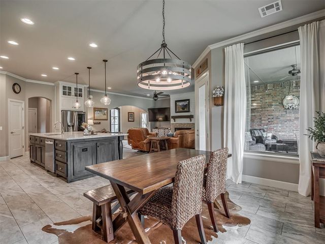 909 Reedser Way, Choctaw, OK 73020