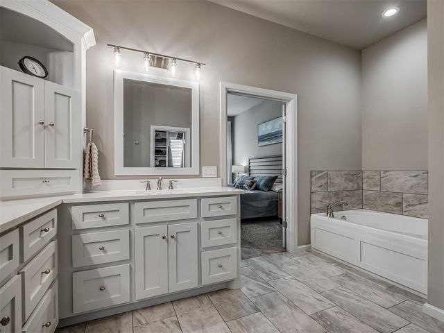 909 Reedser Way, Choctaw, OK 73020