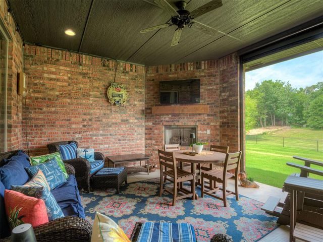 909 Reedser Way, Choctaw, OK 73020