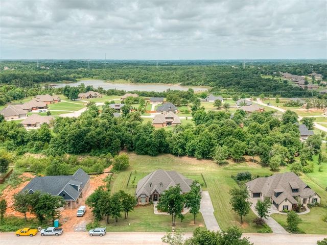 909 Reedser Way, Choctaw, OK 73020