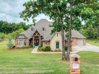909 Reedser Way, Choctaw, OK 73020