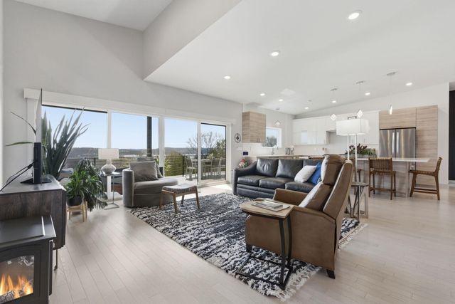 2 N Wilderness Trail, Kimberling City, MO 65686