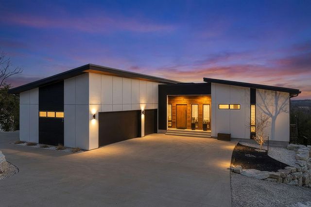 2 N Wilderness Trail, Kimberling City, MO 65686