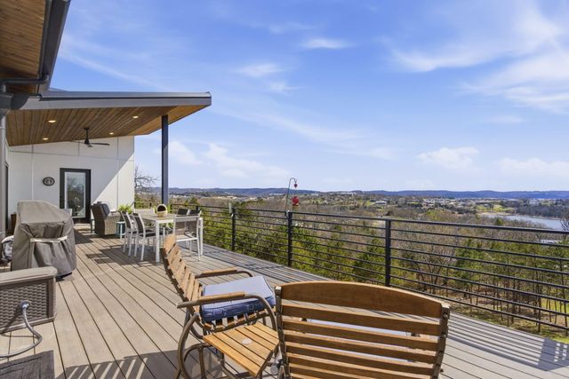 2 N Wilderness Trail, Kimberling City, MO 65686