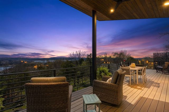 2 N Wilderness Trail, Kimberling City, MO 65686