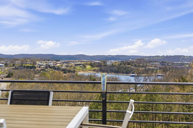 2 N Wilderness Trail, Kimberling City, MO 65686