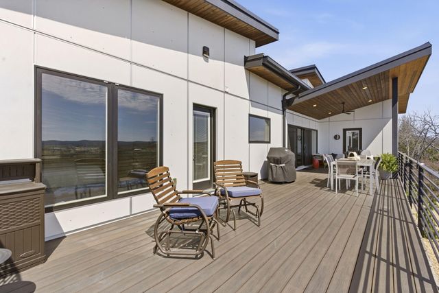 2 N Wilderness Trail, Kimberling City, MO 65686