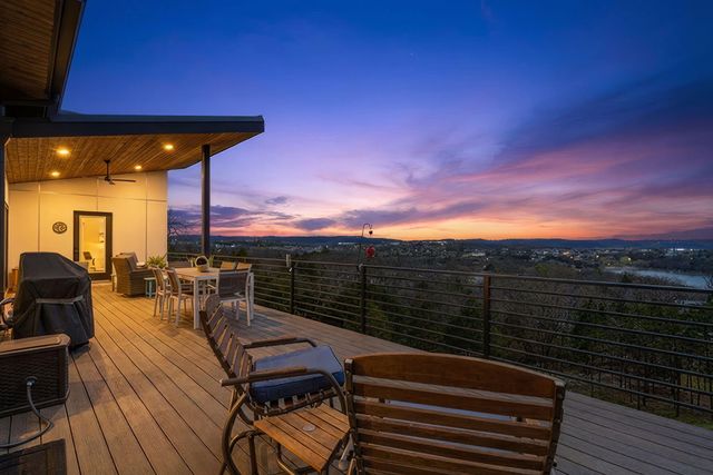 2 N Wilderness Trail, Kimberling City, MO 65686