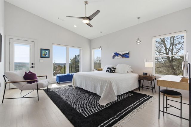 2 N Wilderness Trail, Kimberling City, MO 65686