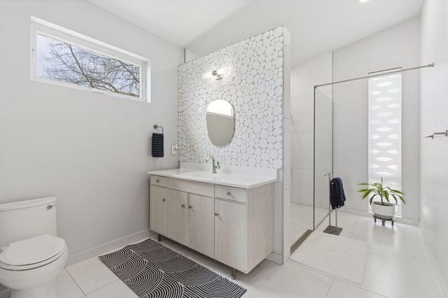 2 N Wilderness Trail, Kimberling City, MO 65686