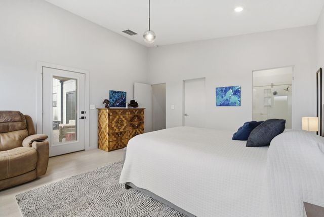 2 N Wilderness Trail, Kimberling City, MO 65686