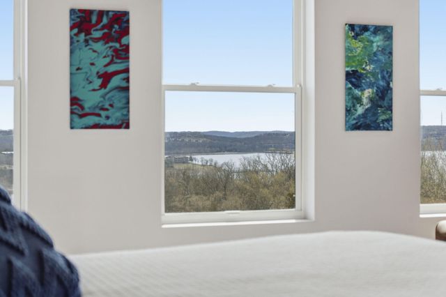 2 N Wilderness Trail, Kimberling City, MO 65686