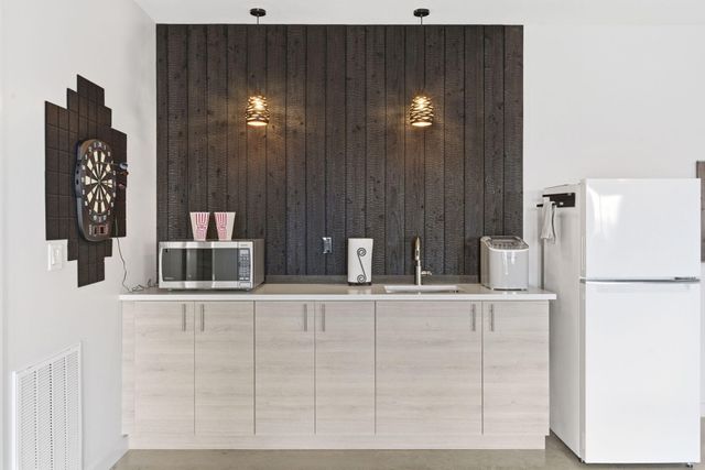 2 N Wilderness Trail, Kimberling City, MO 65686