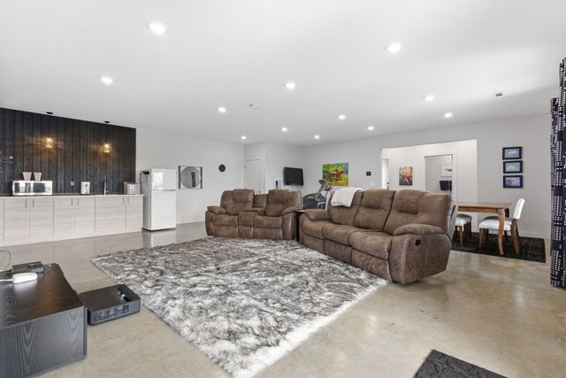 2 N Wilderness Trail, Kimberling City, MO 65686