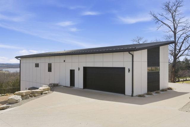 2 N Wilderness Trail, Kimberling City, MO 65686