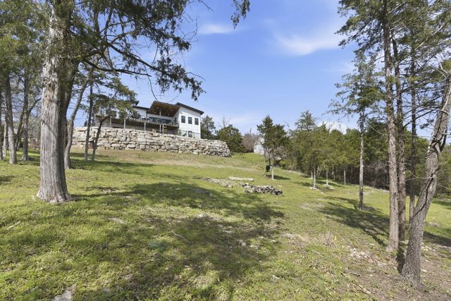 2 N Wilderness Trail, Kimberling City, MO 65686