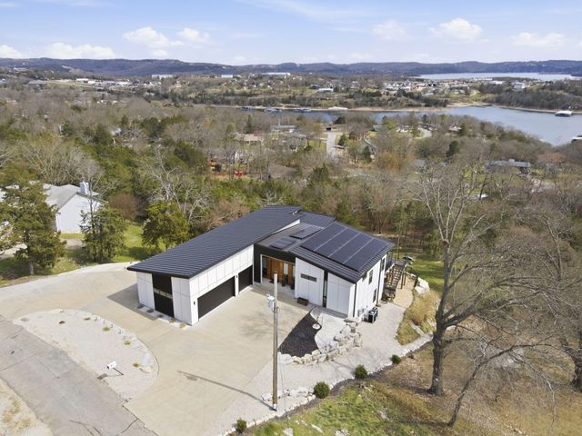 2 N Wilderness Trail, Kimberling City, MO 65686