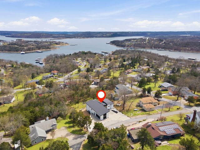 2 N Wilderness Trail, Kimberling City, MO 65686