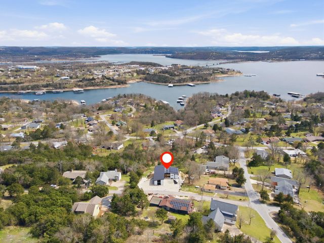 2 N Wilderness Trail, Kimberling City, MO 65686