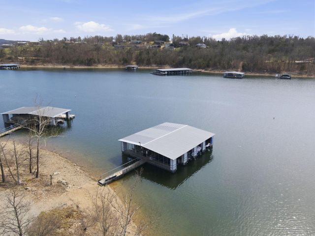 2 N Wilderness Trail, Kimberling City, MO 65686