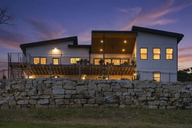 2 N Wilderness Trail, Kimberling City, MO 65686