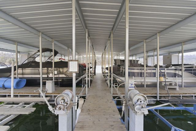 2 N Wilderness Trail, Kimberling City, MO 65686