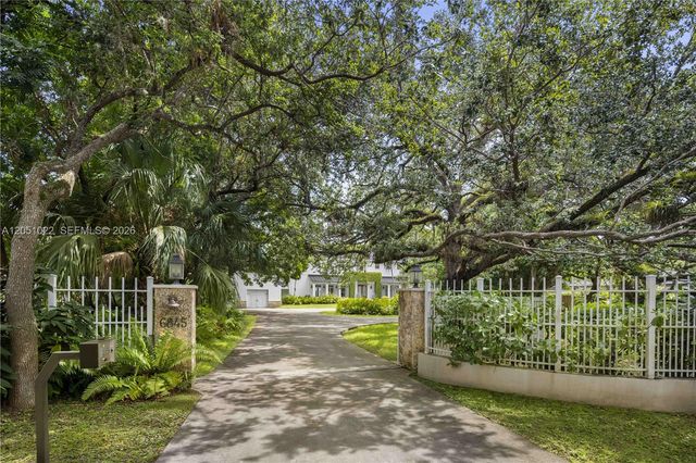 6845 SW 98th Street, Pinecrest, FL 33156