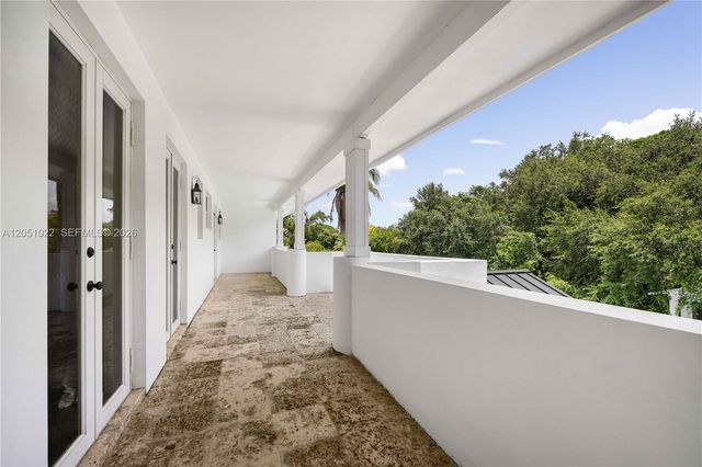 6845 SW 98th Street, Pinecrest, FL 33156