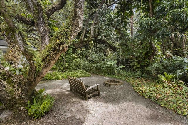6845 SW 98th Street, Pinecrest, FL 33156