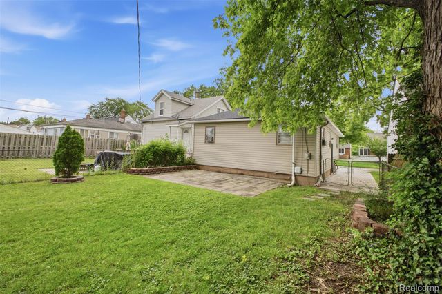 439 Cleveland Avenue, Lincoln Park, MI 48146