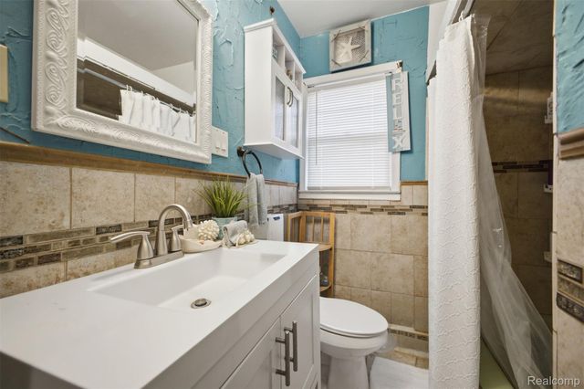439 Cleveland Avenue, Lincoln Park, MI 48146