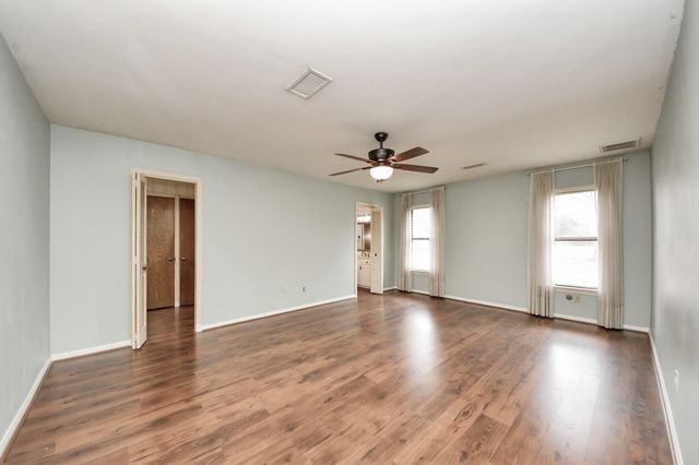 17115 County Road 831, Pearland, TX 77584