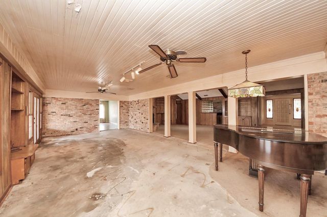 17115 County Road 831, Pearland, TX 77584