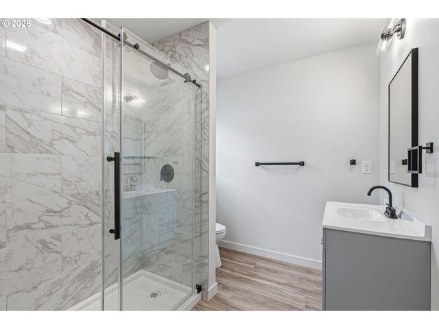 230 GLENGATE St, Cathlamet, WA 98612
